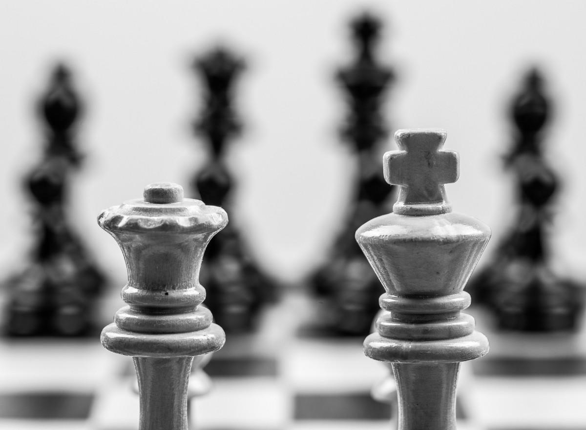 ¿Por Qué El Rey Y La Reina Son Tan Importantes En El Ajedrez? – FFPKG